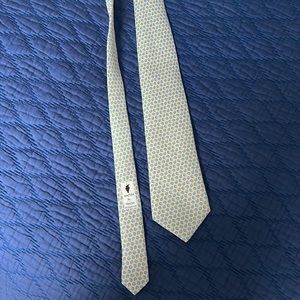 Vineyard vines gently worn snail tie